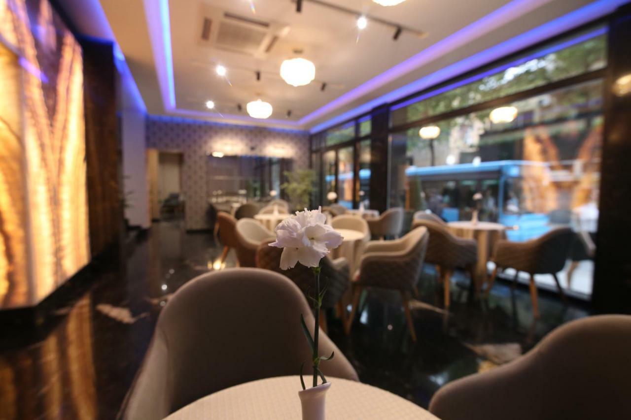 Emerald Boutique Hotel Tiranë Ngoại thất bức ảnh