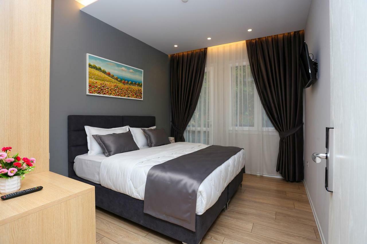 Emerald Boutique Hotel Tiranë Ngoại thất bức ảnh