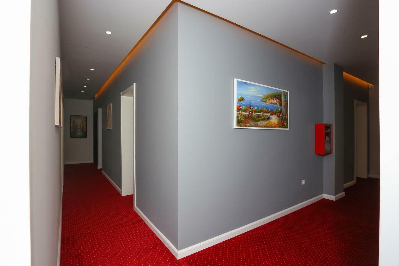 Emerald Boutique Hotel Tiranë Ngoại thất bức ảnh